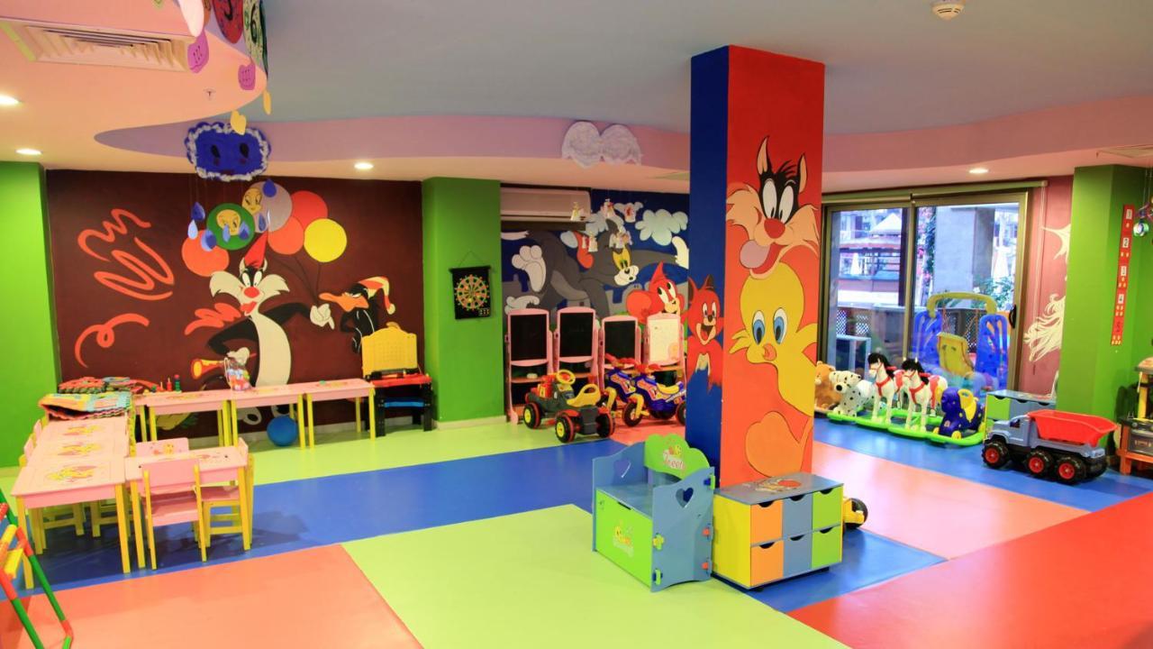 מלון Cratos Premium Casino & 5*